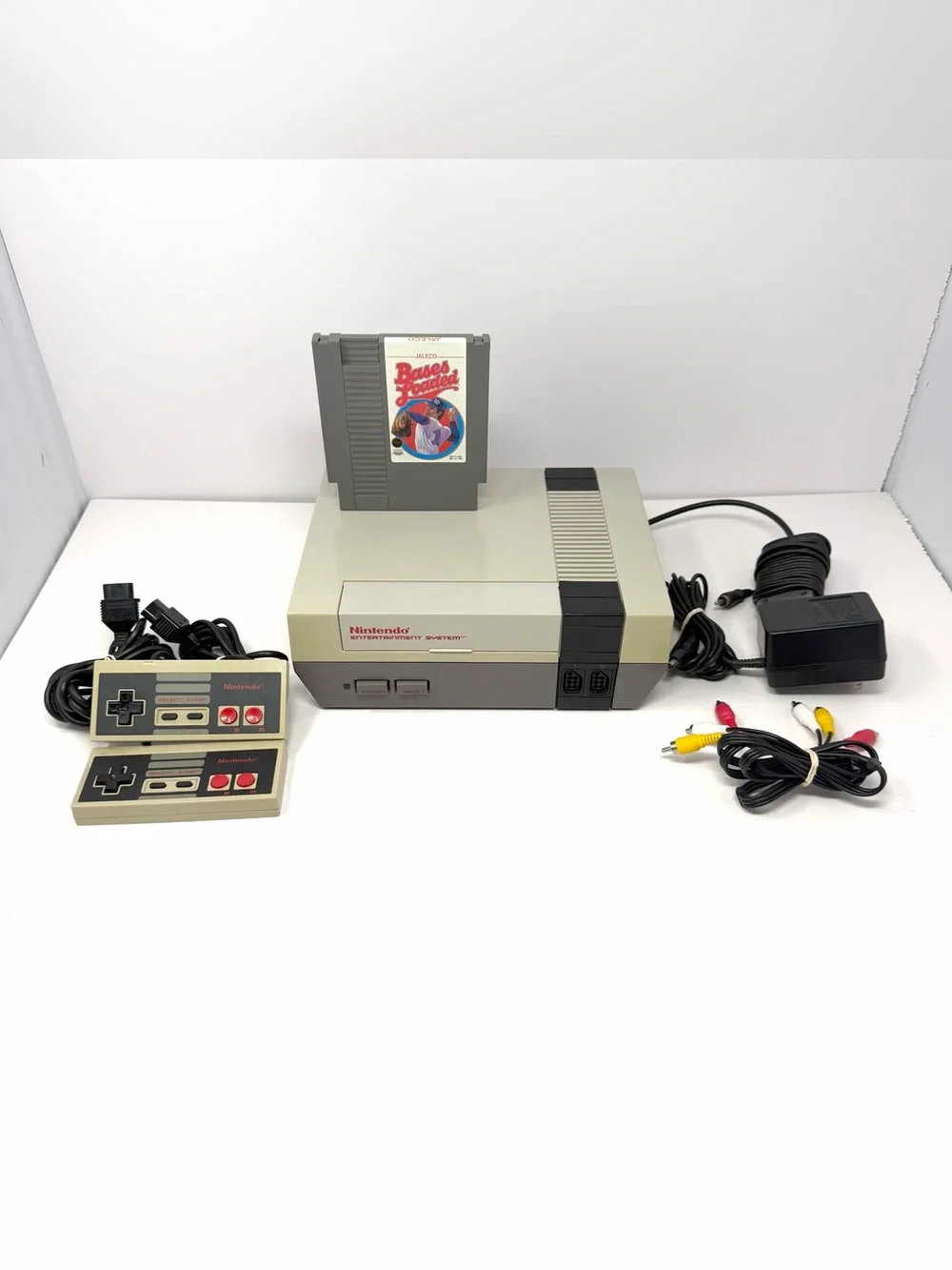 Nintendo Entertainment System Console NES-001 W/ 2 Controllers & Cords Working